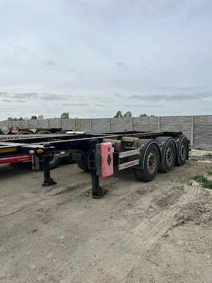 Vând 2 semiremorci multicontainer ADR Kassbohrer   2017 & 2018 - imagine 2