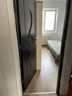 Vând apartament cu două camere.