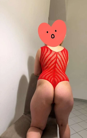 Blonda senzuală  - imagine 1