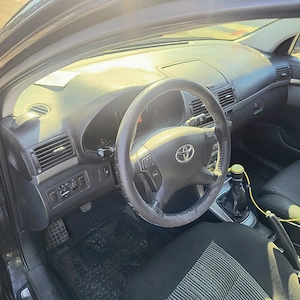 Vand Toyota Avensis - imagine 3