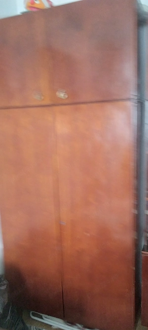 donez dulap si bibliotecă 