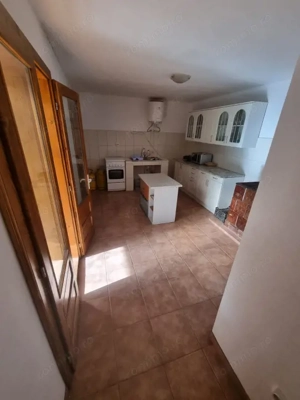 Cabana de vanzare, complet mobilată, ideală pentru relaxare sau investiție - imagine 6