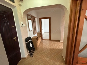 Apartament cu 2 camere de vanzare, zona Sud - imagine 2