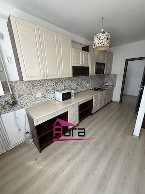 Inchiriez apartament 2 camere zona e3 - imagine 4