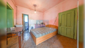 Casa de vanzare in zona centrala - imagine 4
