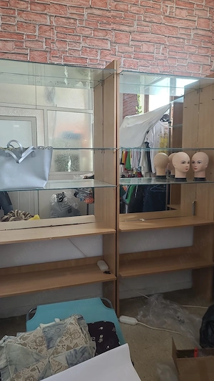 Vand mobilier magazin 3 turnuri si 1 tonet de sticla