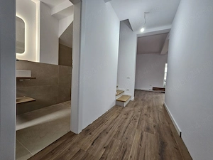 Duplex despartit prin casa scarii,4 cam,dormitor la parter.Teren 320 mp.Toate utilitatile!  - imagine 4