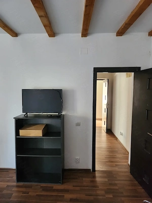 Inchiriez o casuta in zona centrala