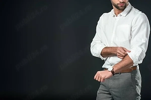 Om de afaceri generos caut o femeie tanara