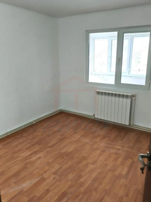 Apartament 4 camere semidecomandate, etaj 2 din 4  – Micro 39, Galați - imagine 3