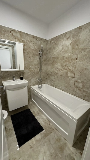 Proprietar inchiriez Garsoniera spatioasa 41 Central Address Residence - imagine 10