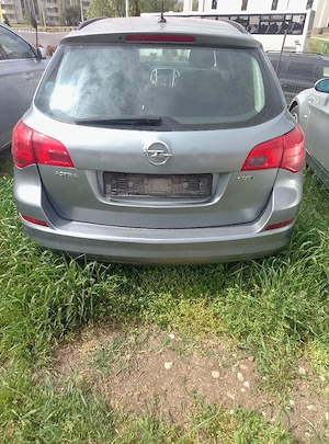 opel astra j - imagine 5