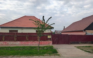    Casă de vânzare cu teren generos   ideală pentru familie