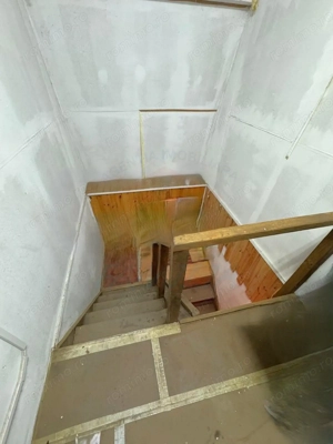 Cabana din lemn+ teren 2000 mp , 105.000 Euro negociabil, zona Metro - imagine 4