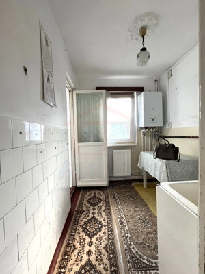 🏡 Apartament 2 camere, etaj 3, stradal – zonă excelentă Micro 40 - imagine 8