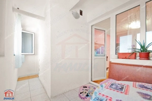 Apartament spatios, renovat, 4 camere, decomandat, etaj 4, Micro 39 - imagine 2