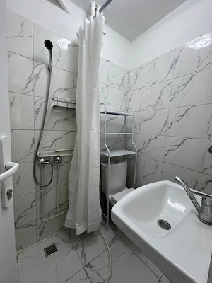 Proprietar inchiriez apartament 2 cam. Banu Maracine recent renovat - imagine 5