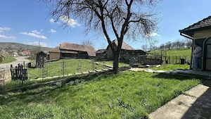 Casa la tara cu teren - imagine 2