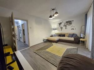 Apartament 3 camere  renovat in zona Lipovei - imagine 2