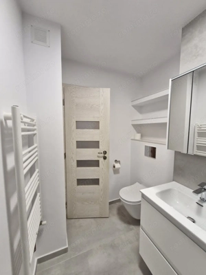 Apartament 3 camere  renovat in zona Lipovei - imagine 19