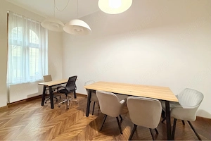 Mobilier pentru birouri aproape nou