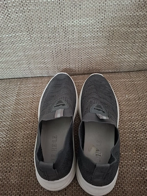 Adidași fashion mărimea 42