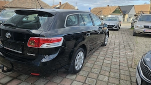 Toyota Avensis  1,6 - imagine 6