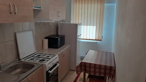 Dau în chirie garsonieră cf.I, la parter 4 în bloc de garsoniere, în cartierul Dâmbul Pietros. - imagine 6