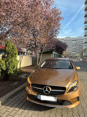 Vand Mercedes A class A160 benzina 2018 galben auriu