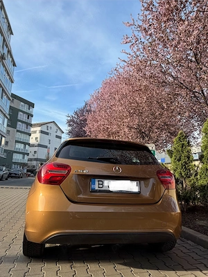 Vand Mercedes A class A160 benzina 2018 galben auriu - imagine 5