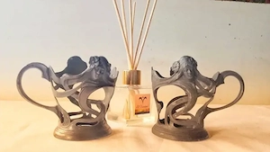 Pereche suporturi cositor RADIVON - Furnizor Curtea Regală - Art Nouveau