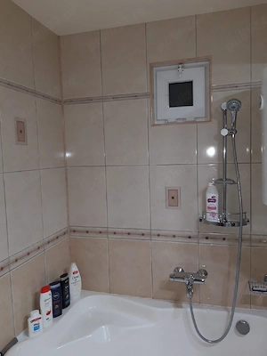 Închiriez apartament