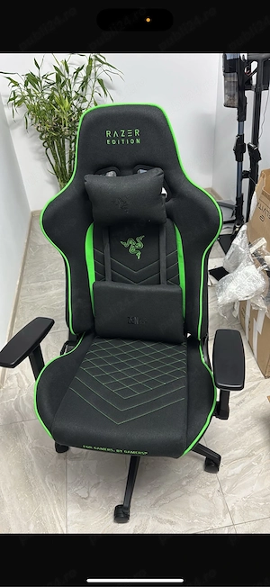 Scaun gaming Razer Edition   ca nou   4 bucăți disponibile