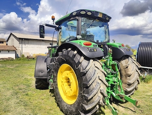 John Deere 6215r an 2017 - imagine 4