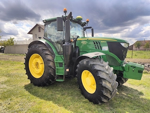 John Deere 6215r an 2017 - imagine 2