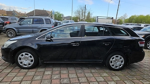 Toyota Avensis  1,6 - imagine 7