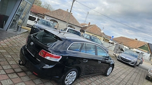 Toyota Avensis  1,6 - imagine 9