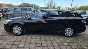 Toyota Avensis  1,6 - imagine 8