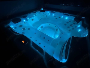 Jacuzzi piscină cu hidromasaj ciubăr