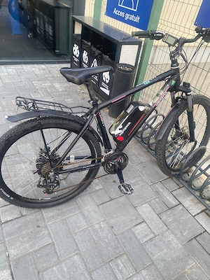 vând bicicletă electrică