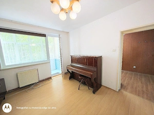 Vand apartament cu 2 camere cu grădină, Hunedoara, micro 4, parter. Pret 36500 EUR neg