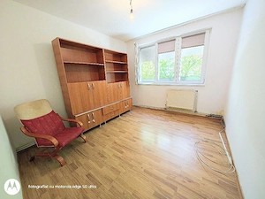 Vand apartament cu 2 camere cu grădină, Hunedoara, micro 4, parter. Pret 36500 EUR neg - imagine 4