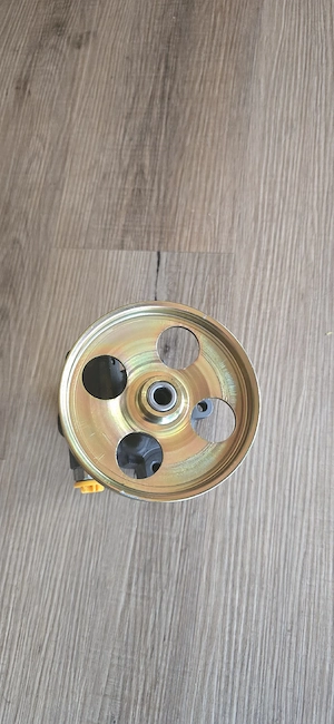 Pompă hidraulică de servodirecție. - imagine 2