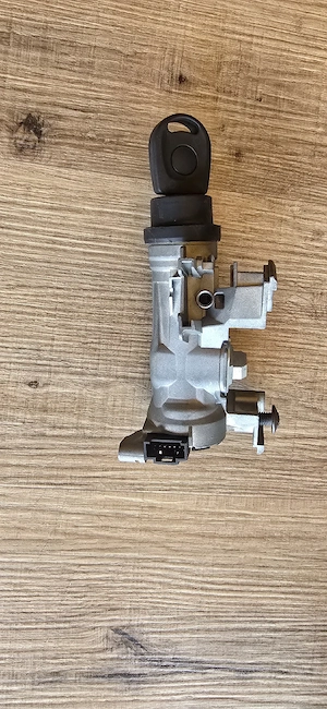 Contact de pornire cu cilindru de blocare și cheie, compatibil cu modelele Volkswagen Golf, Jetta, 