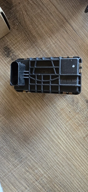 Actuator electronic pentru turbosuflantă - imagine 2