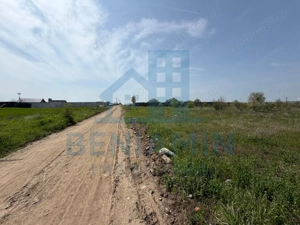 Teren intravilan zona Aeroport-800mp-28.000 euro-Deschidere 20x40m - imagine 3