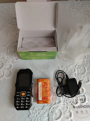 Telefon mobil militar nou  - imagine 2