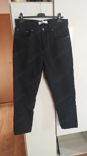 Vand pantaloni Bershka