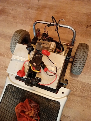 Scaun electric pt persoane cu dizabilitati 