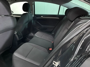 Volkswagen Passat - imagine 11